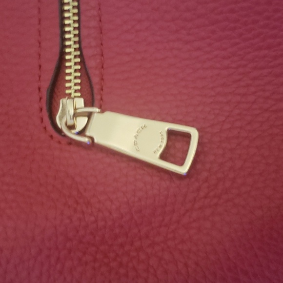 COACH Kristy Pebbled Leather Red 🍎 - Picture 4 of 15